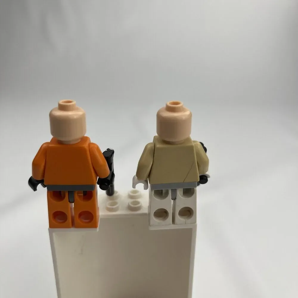 LEGO Star Wars Hoth Rebel Officer And Pilot Minifigures 8083 Lot of 2